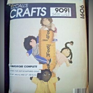 Vintage McCalls Pattern 9091 
Soft Sculpture Doll Clothes
For 18"-23" Dolls
